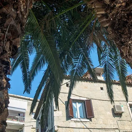 Center Helena بيت ضيافة 3*