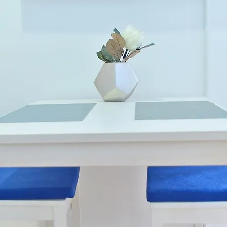 Center Helena بيت ضيافة 3*