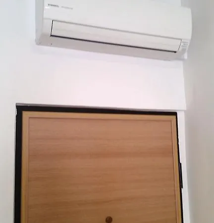 Center Helena سبليت